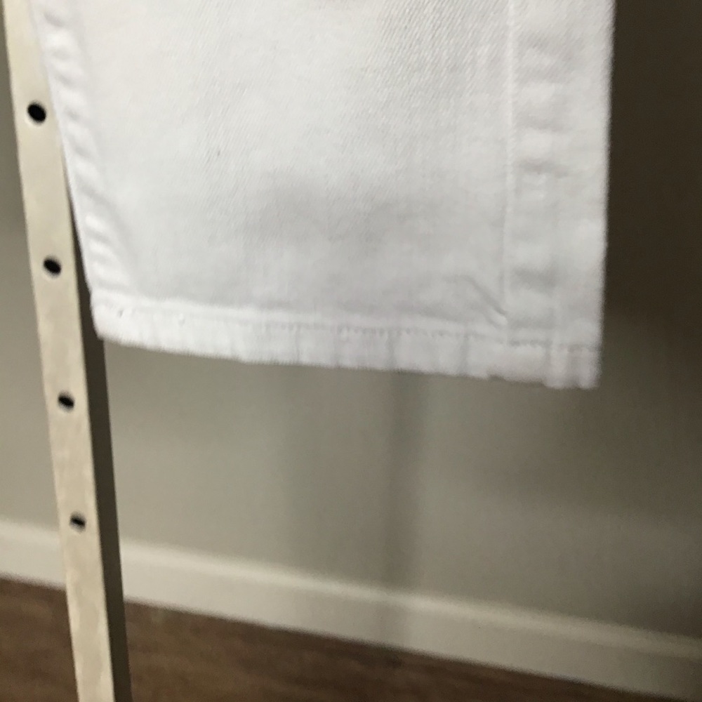 The Limited 917 Jeans White Capris - Picture 3 of 14